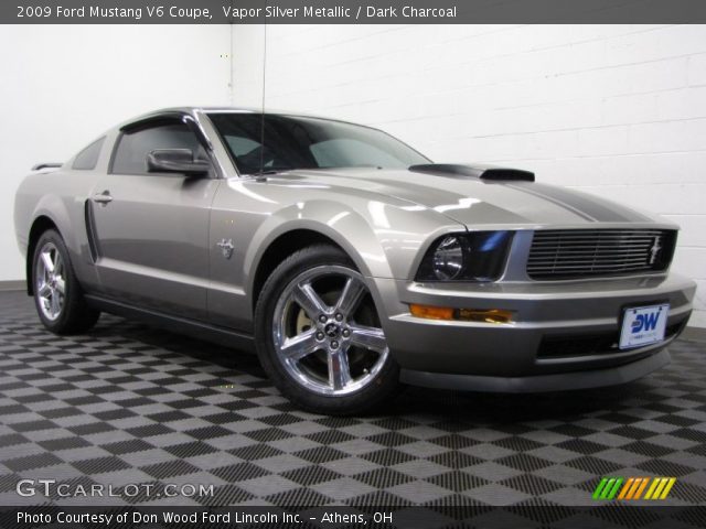 2009 Ford Mustang V6 Coupe in Vapor Silver Metallic