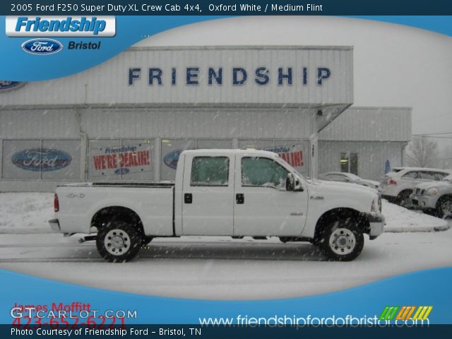 2005 Ford F250 Super Duty XL Crew Cab 4x4 in Oxford White