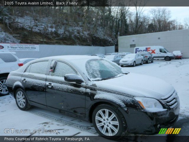 2005 Toyota Avalon Limited in Black