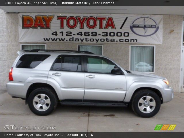 2007 Toyota 4Runner SR5 4x4 in Titanium Metallic