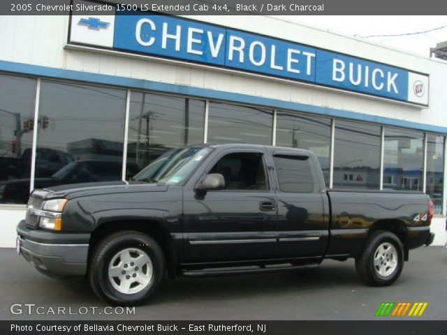 2005 Chevrolet Silverado 1500 LS Extended Cab 4x4 in Black