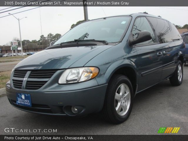 2005 Dodge Grand Caravan SXT in Magnesium Pearl