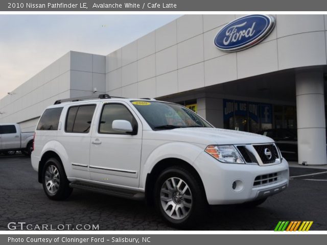 2010 Nissan Pathfinder LE in Avalanche White