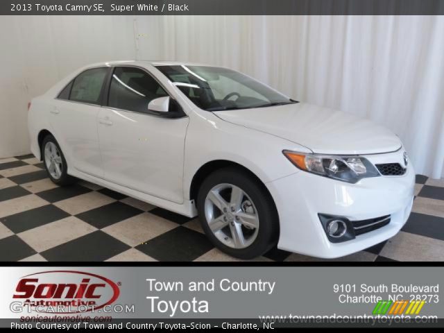 2013 Toyota Camry SE in Super White