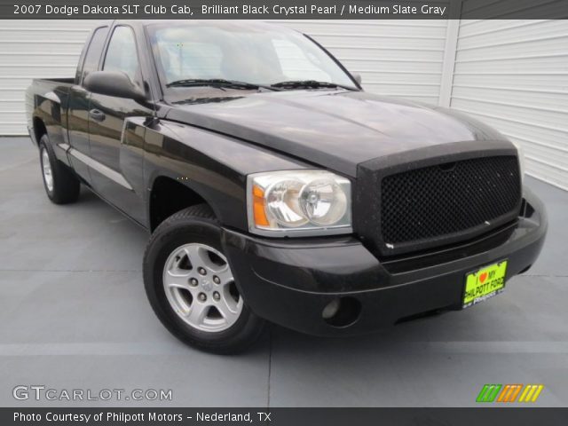 2007 Dodge Dakota SLT Club Cab in Brilliant Black Crystal Pearl