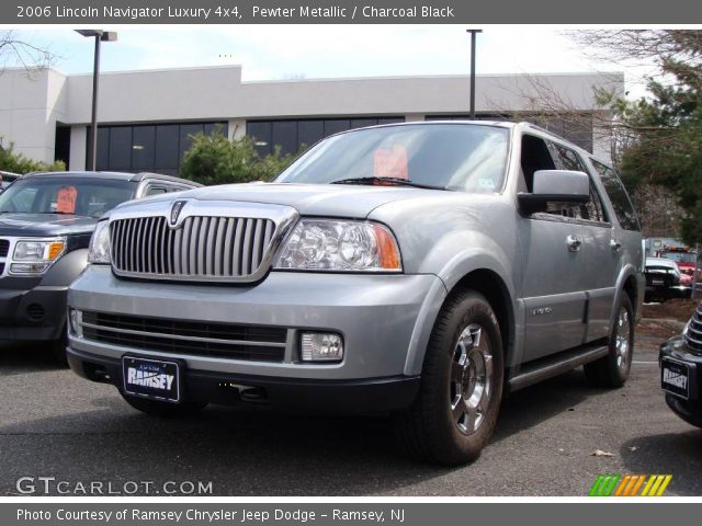 2006 Lincoln Navigator Luxury 4x4 in Pewter Metallic