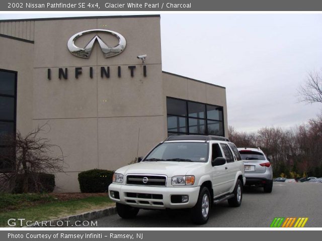 2002 Nissan Pathfinder SE 4x4 in Glacier White Pearl