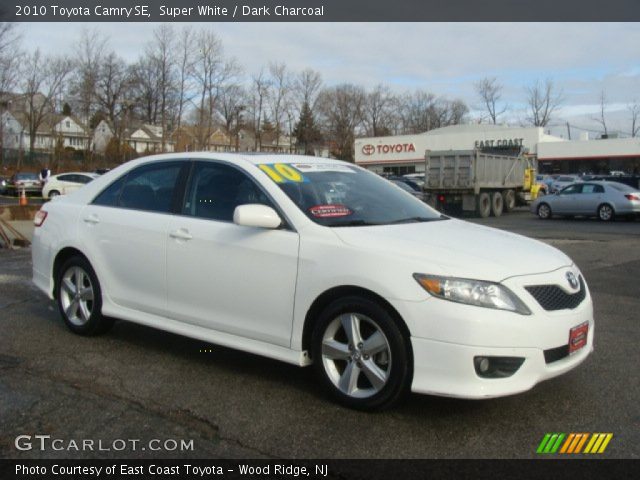 2010 Toyota Camry SE in Super White
