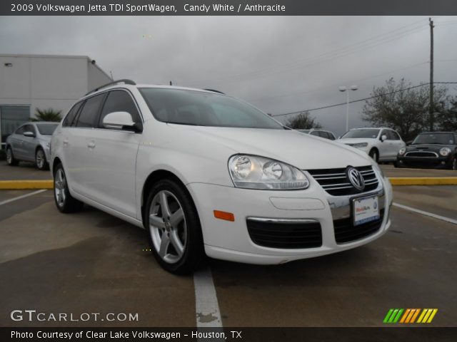2009 Volkswagen Jetta TDI SportWagen in Candy White