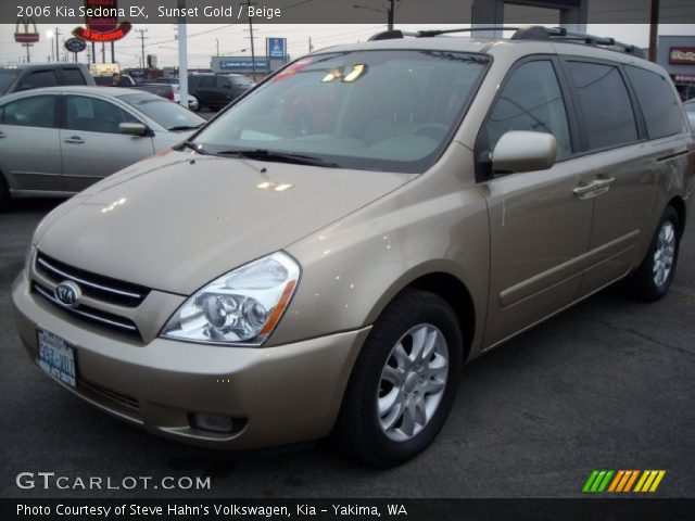 2006 Kia Sedona EX in Sunset Gold