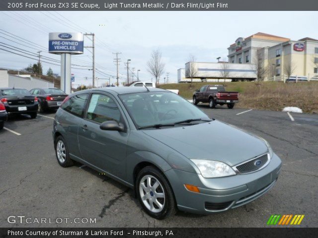 2005 Ford Focus ZX3 SE Coupe in Light Tundra Metallic