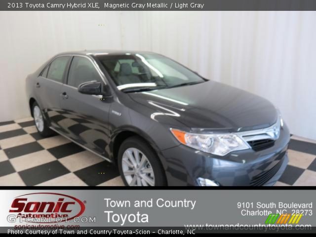 2013 Toyota Camry Hybrid XLE in Magnetic Gray Metallic