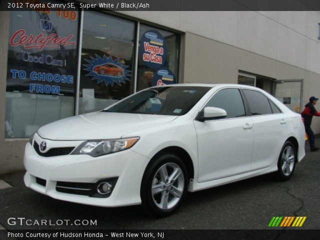 2012 Toyota Camry SE in Super White