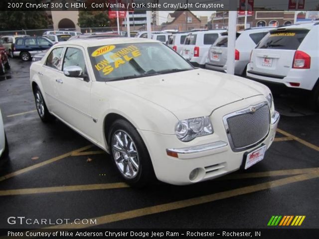2007 Chrysler 300 C HEMI in Cool Vanilla