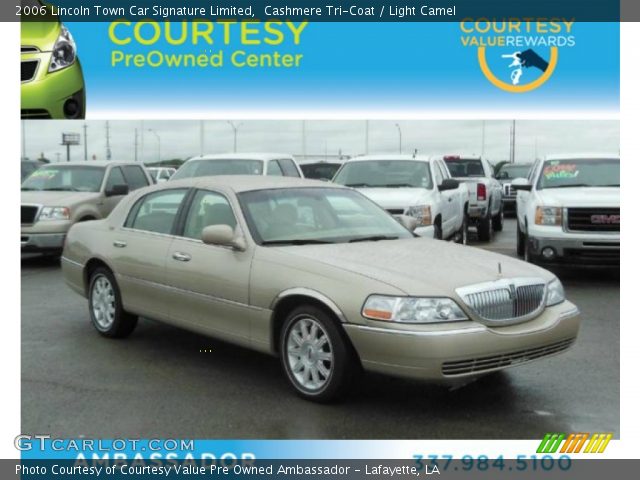 2006 Lincoln Town Car Signature Limited in Cashmere Tri-Coat