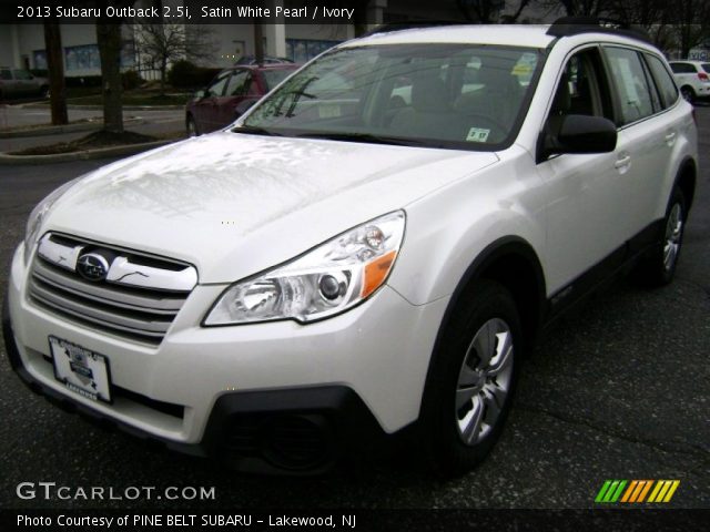 2013 Subaru Outback 2.5i in Satin White Pearl