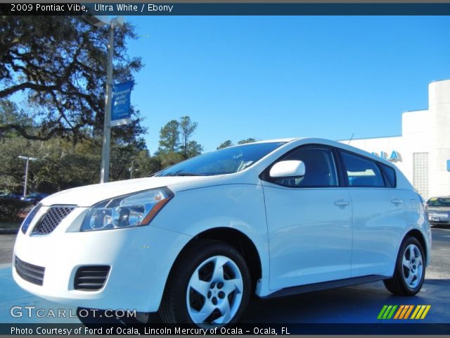 2009 Pontiac Vibe  in Ultra White