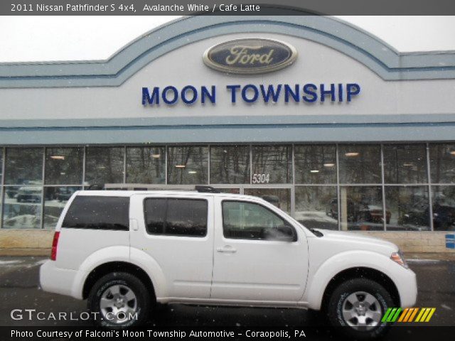2011 Nissan Pathfinder S 4x4 in Avalanche White