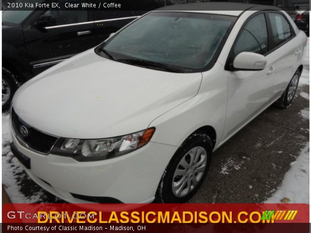 2010 Kia Forte EX in Clear White