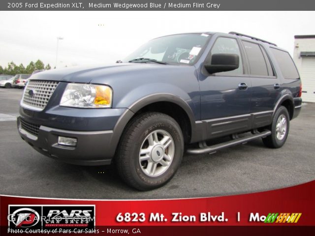 2005 Ford Expedition XLT in Medium Wedgewood Blue