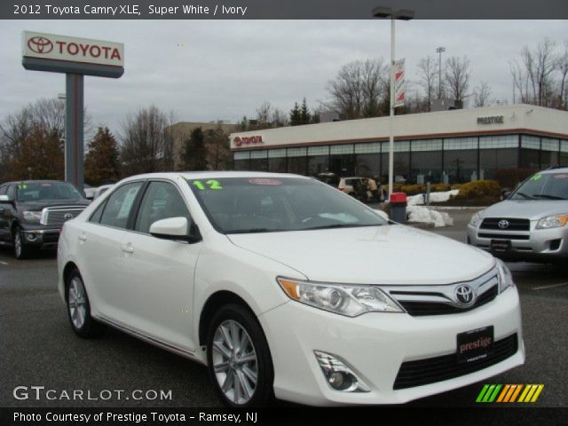 2012 Toyota Camry XLE in Super White
