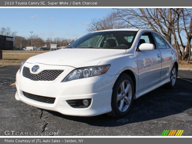 2010 Toyota Camry SE in Super White