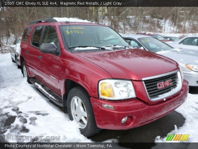 2005 GMC Envoy XL SLE 4x4 in Magnetic Red Metallic