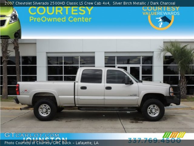 2007 Chevrolet Silverado 2500HD Classic LS Crew Cab 4x4 in Silver Birch Metallic