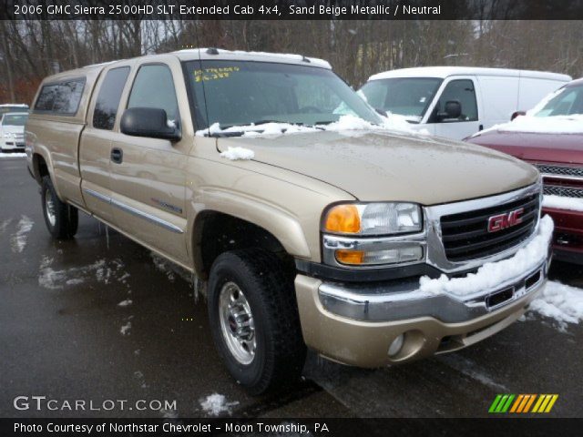 2006 GMC Sierra 2500HD SLT Extended Cab 4x4 in Sand Beige Metallic