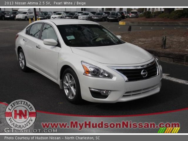 2013 Nissan Altima 2.5 SV in Pearl White