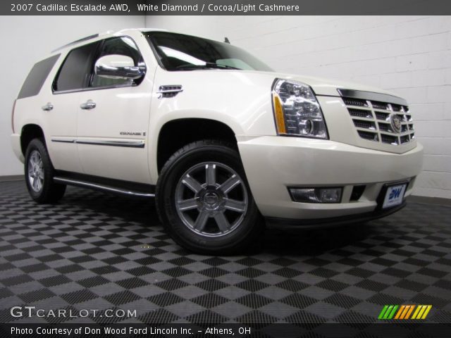 2007 Cadillac Escalade AWD in White Diamond