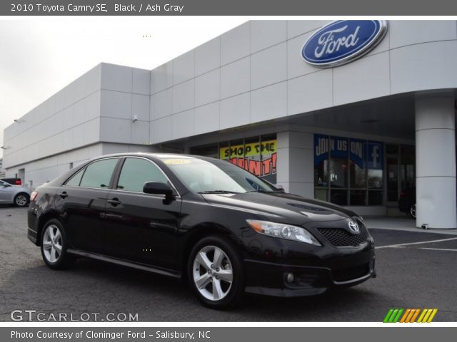 2010 Toyota Camry SE in Black
