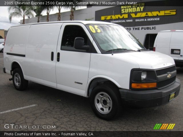 2005 Chevrolet Express 2500 Cargo Van in Summit White