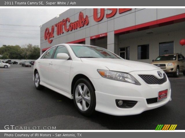 2011 Toyota Camry SE in Super White