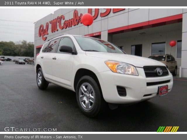 2011 Toyota RAV4 I4 4WD in Super White