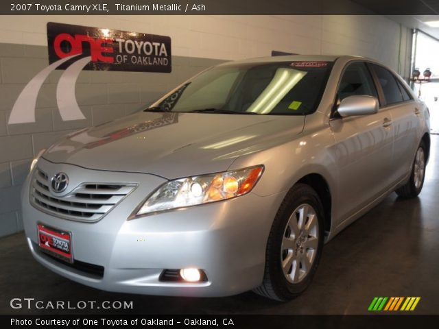 2007 Toyota Camry XLE in Titanium Metallic