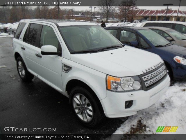 2011 Land Rover LR2 HSE in Fuji White