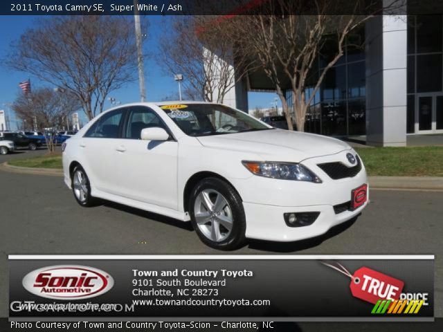 2011 Toyota Camry SE in Super White