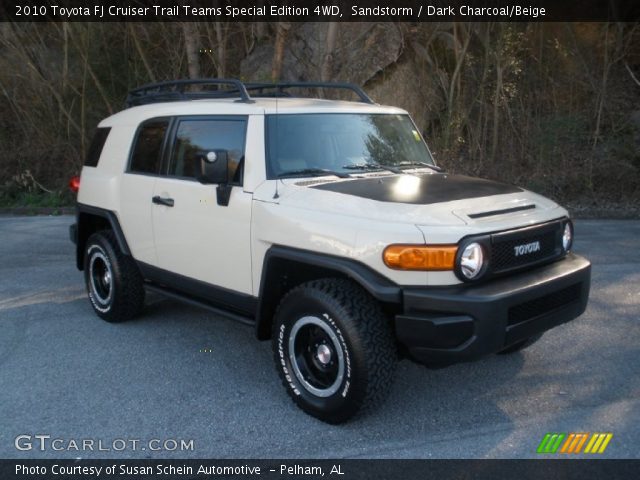 2010 Toyota FJ Cruiser Trail Teams Special Edition 4WD in Sandstorm