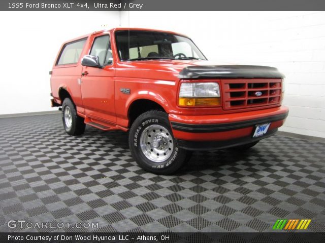 1995 Ford Bronco XLT 4x4 in Ultra Red
