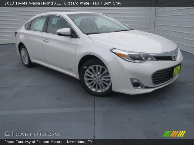 2013 Toyota Avalon Hybrid XLE in Blizzard White Pearl