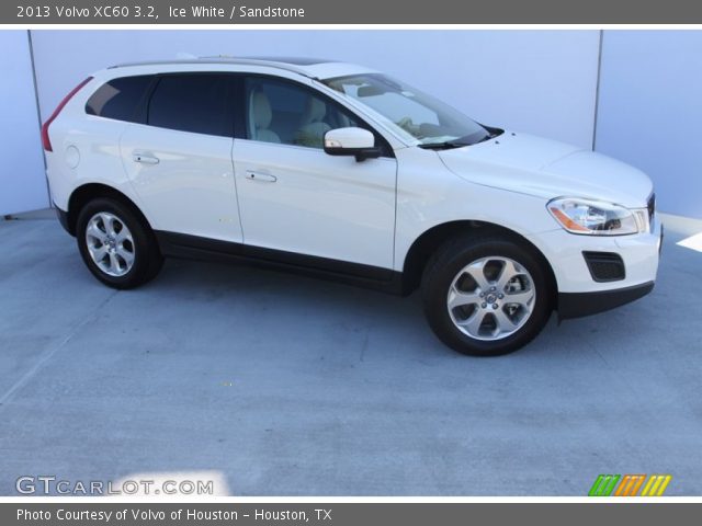 2013 Volvo XC60 3.2 in Ice White