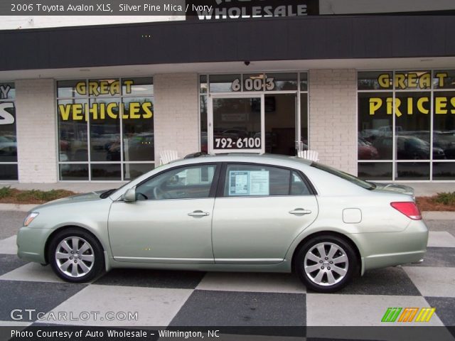2006 Toyota Avalon XLS in Silver Pine Mica