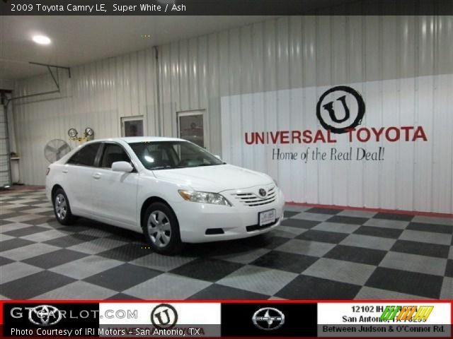 2009 Toyota Camry LE in Super White