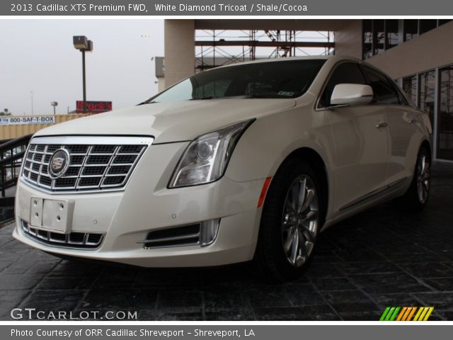 2013 Cadillac XTS Premium FWD in White Diamond Tricoat