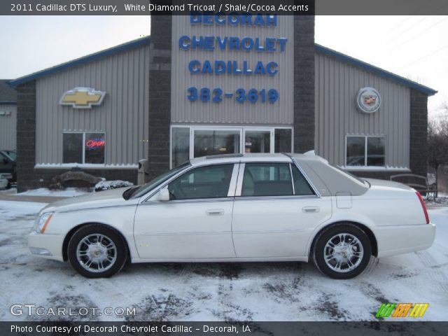 2011 Cadillac DTS Luxury in White Diamond Tricoat
