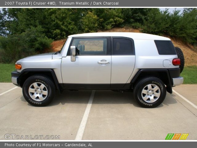 2007 Toyota FJ Cruiser 4WD in Titanium Metallic