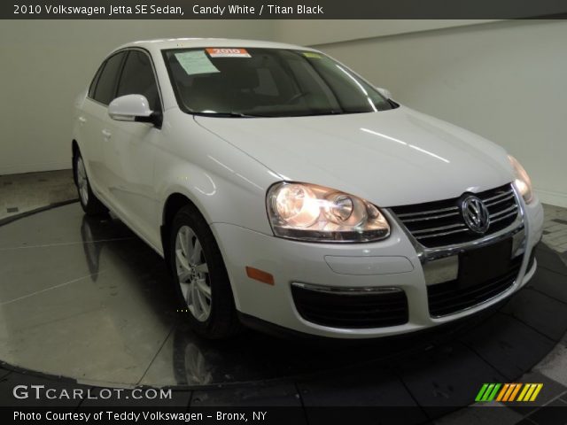 2010 Volkswagen Jetta SE Sedan in Candy White