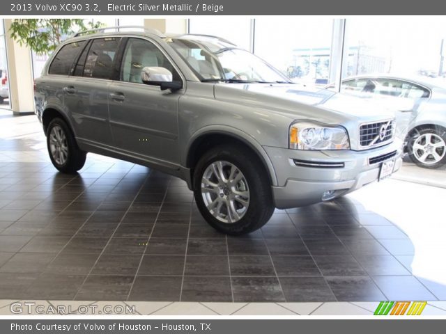 2013 Volvo XC90 3.2 in Electric Silver Metallic