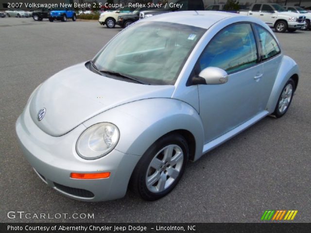 2007 Volkswagen New Beetle 2.5 Coupe in Reflex Silver